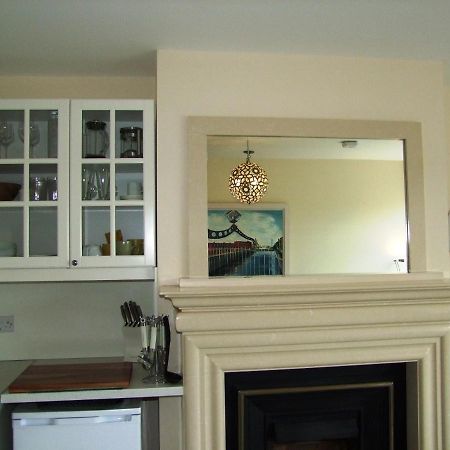 וויקלו Wonderful Setting Farmhouse Apartment מראה חיצוני תמונה