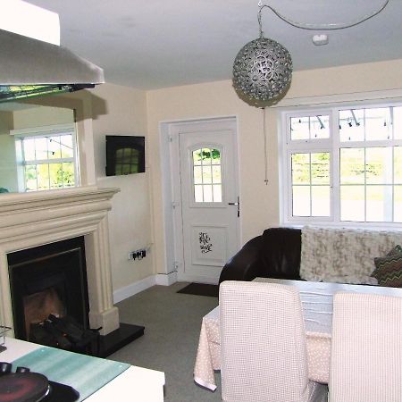 וויקלו Wonderful Setting Farmhouse Apartment מראה חיצוני תמונה
